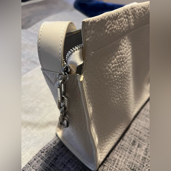 Faux Leather Look Handbag - Picture 8 of 11